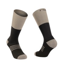 Calcet�n Alto Northwave EXTREME PRO Negro-Marr�n