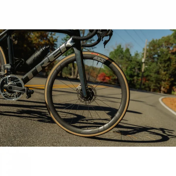 Cubierta carretera Rubino V 700x28c Plegable Cámara Hookless TAN G2.0
