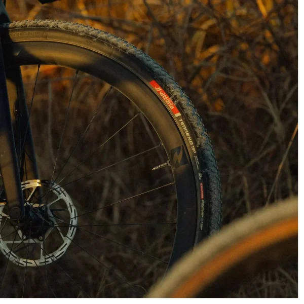 Cubierta Gravel Endurance. Terreno T90 mud Gravel 700x45 TLR Hookless Negro